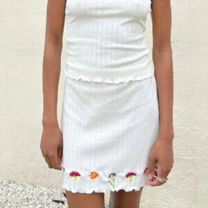 Lisa Says Gah Rose Mini Skirt in Milk Bouquet